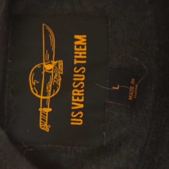 Us Versus Them Raglan baseball Tshirt size medium heads high - Picture 3 of 3